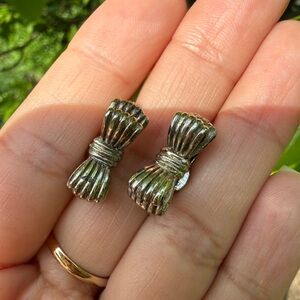 Vintage Bow Knot Clip-On Earrings - Gold Tone